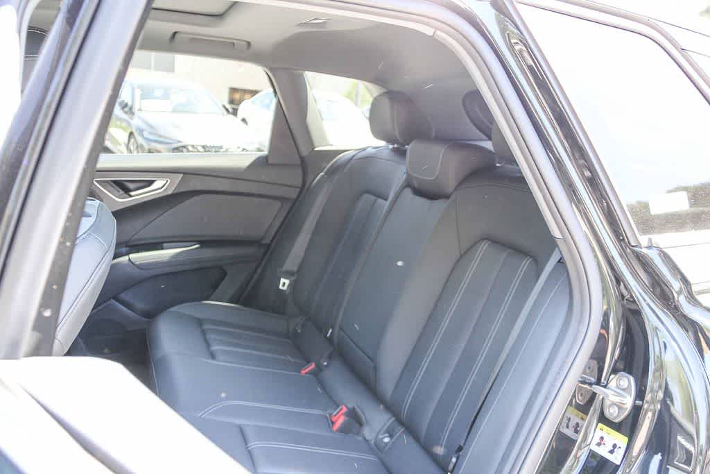 Thumbnail: 2023 Audi Q4 e-tron - 17