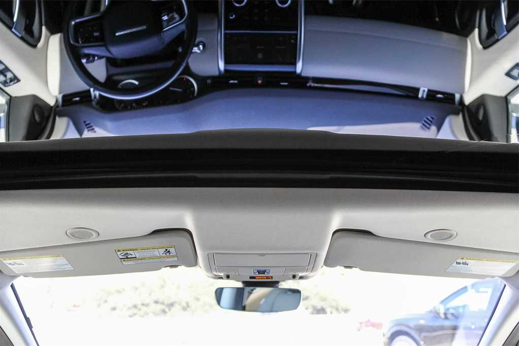 Thumbnail: 2021 Land Rover Discovery Sport - 12