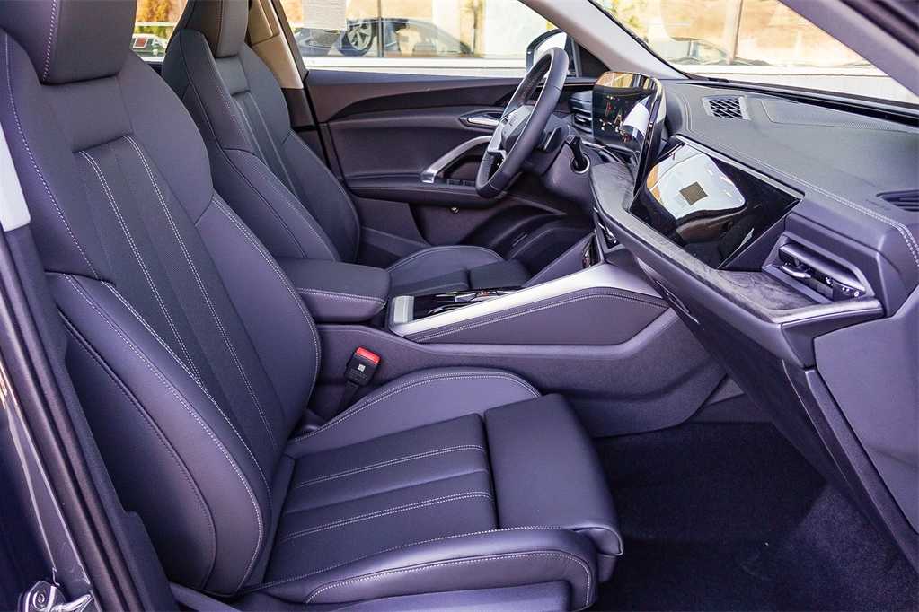 Thumbnail: 2025 Audi Q5 - 19