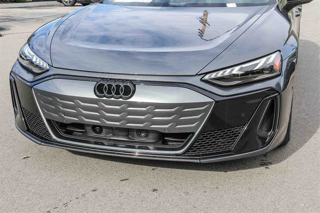 Thumbnail: 2026 Audi e-tron GT - 8