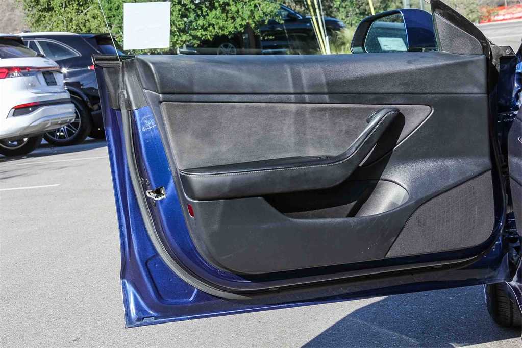 Thumbnail: 2021 Tesla Model 3 - 22