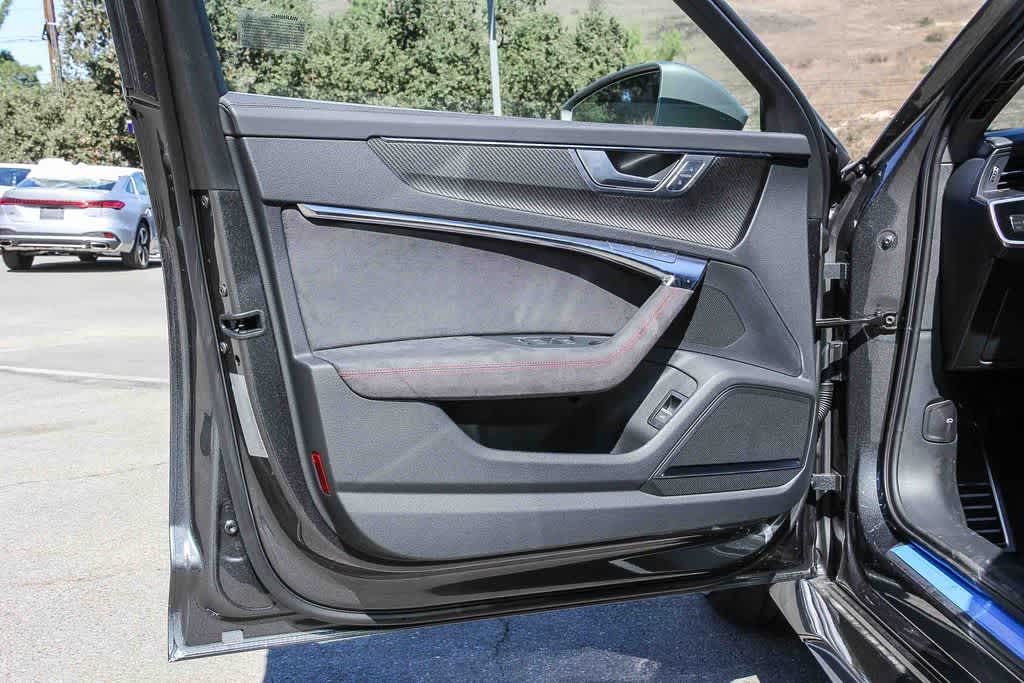 Thumbnail: 2026 Audi RS 6 - 22