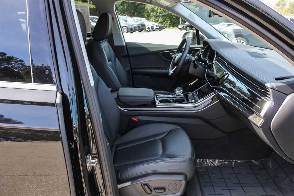 Thumbnail: 2023 Audi Q7 - 18