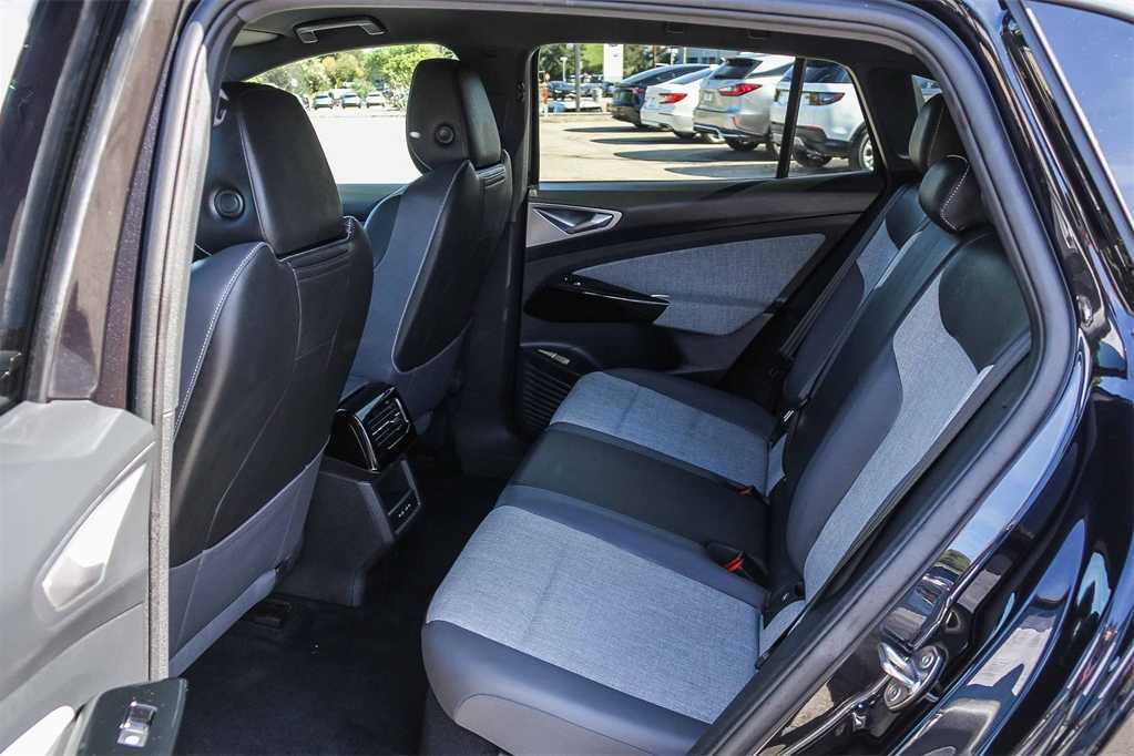 Thumbnail: 2023 Volkswagen ID.4 - 16