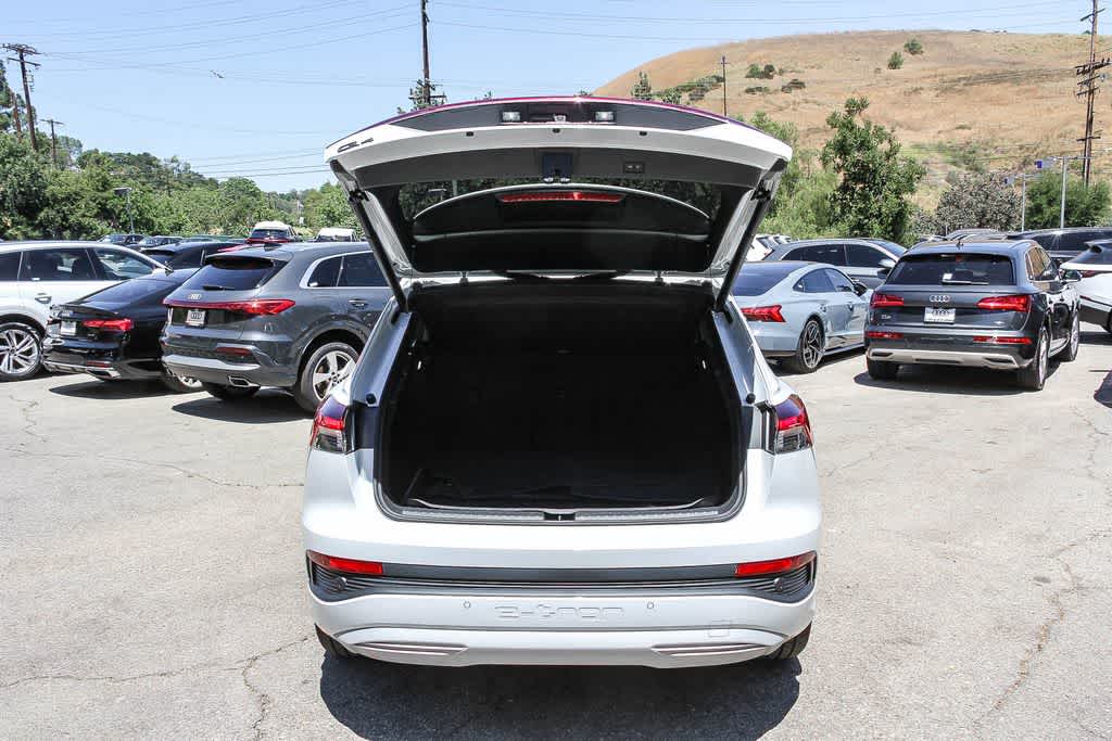 Thumbnail: 2023 Audi Q4 e-tron - 25
