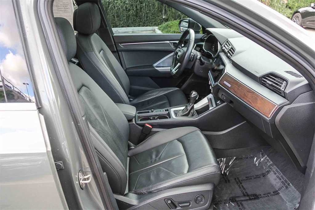 Thumbnail: 2022 Audi Q3 - 18