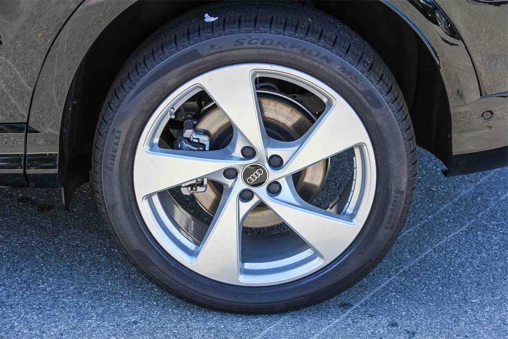 Thumbnail: 2025 Audi Q5 - 10