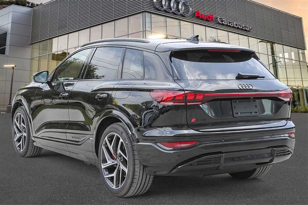 Thumbnail: 2025 Audi SQ6 e-tron - 6