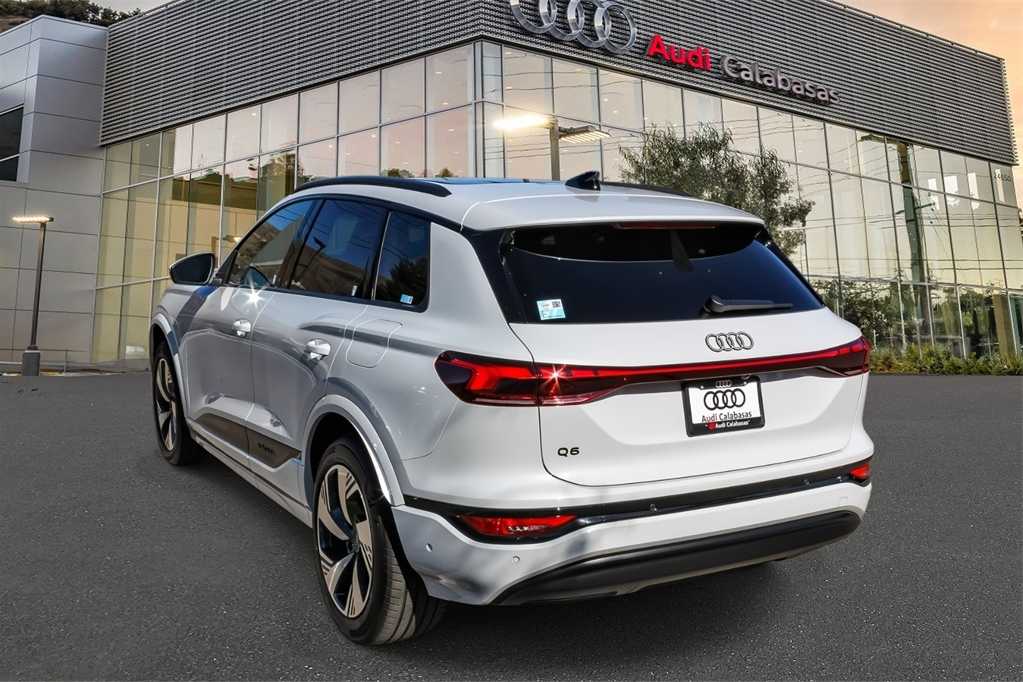 Thumbnail: 2025 Audi Q6 e-tron - 2