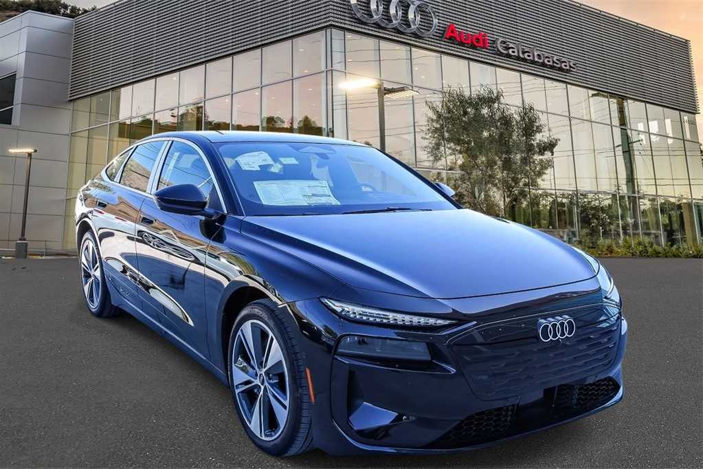 Thumbnail: 2025 Audi e-tron S - 5