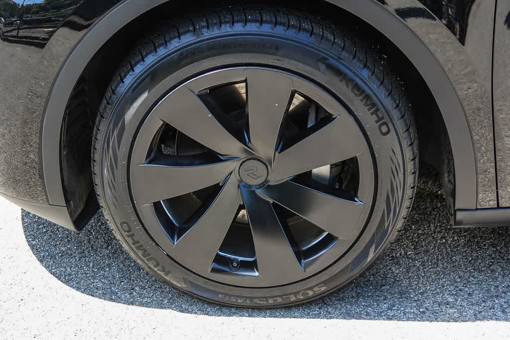 Thumbnail: 2023 Tesla Model Y - 9