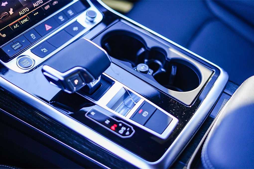 Thumbnail: 2026 Audi Q8 - 23