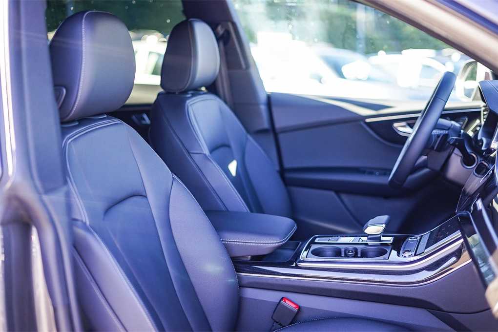 Thumbnail: 2026 Audi Q8 - 17