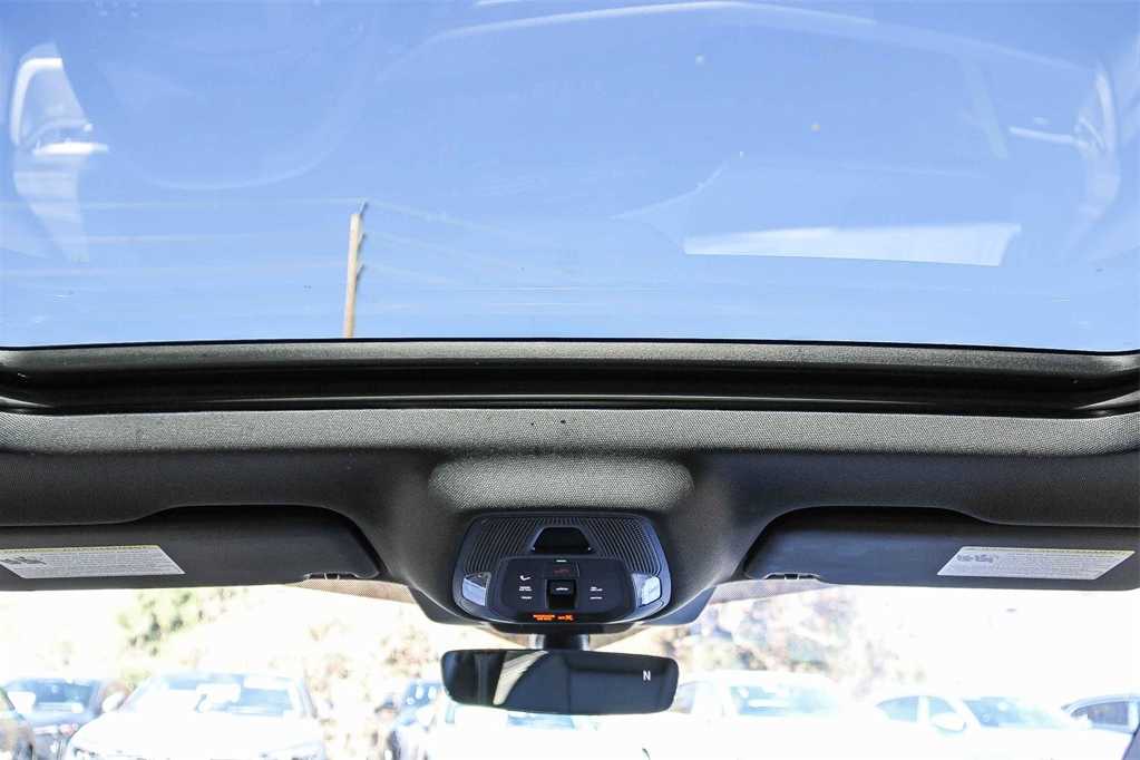 Thumbnail: 2025 Audi SQ5 - 12