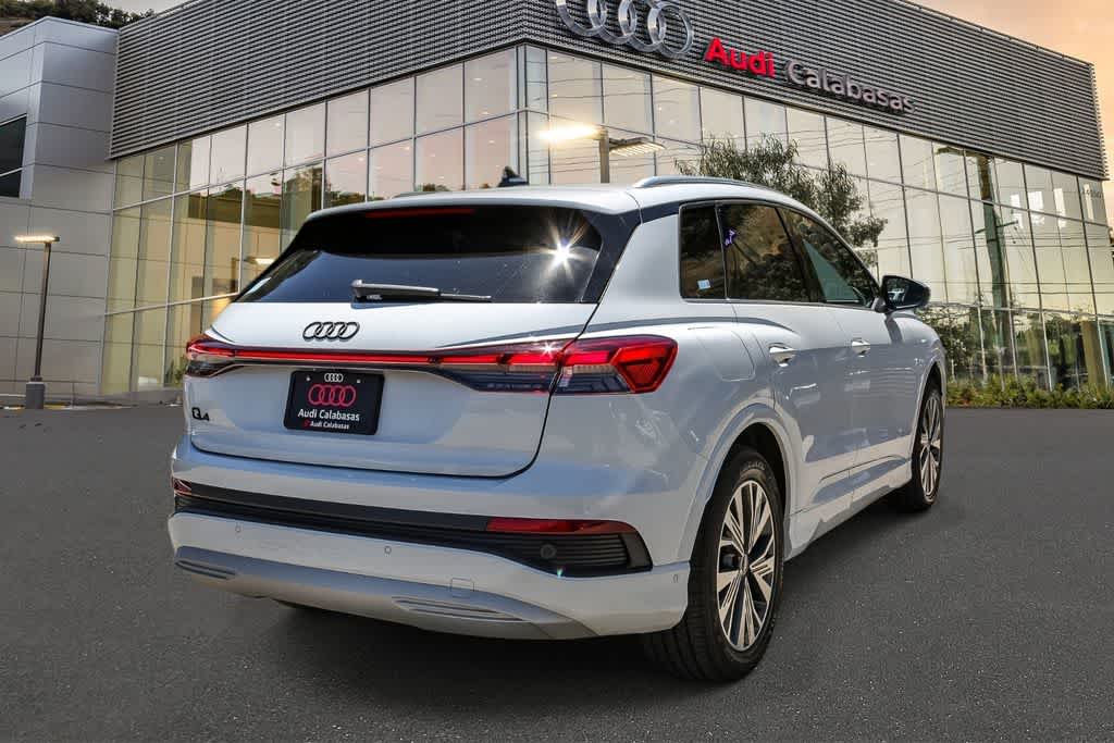 Thumbnail: 2023 Audi Q4 e-tron - 4