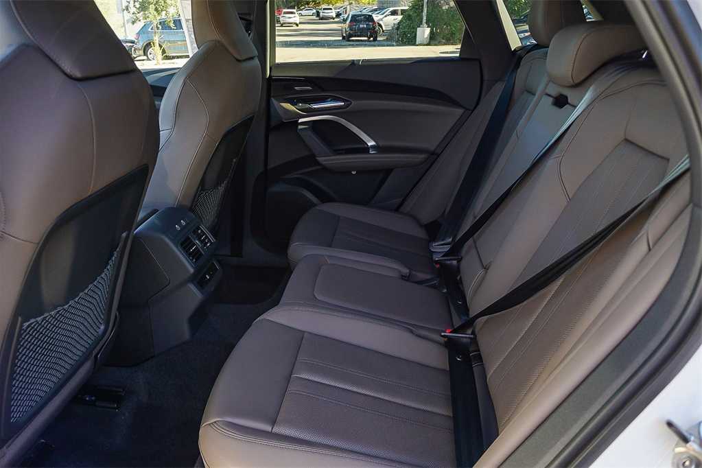 Thumbnail: 2025 Audi Q5 - 21