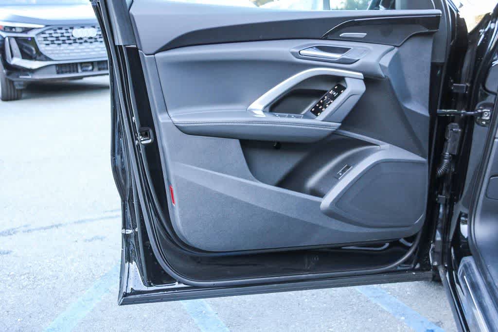 Thumbnail: 2025 Audi Q5 - 22