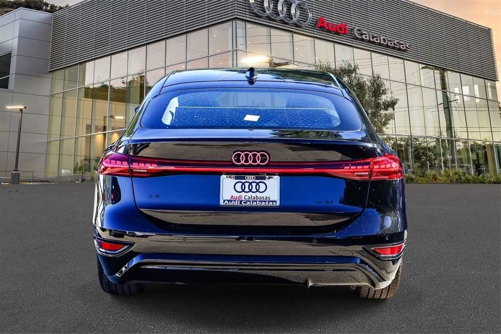 Thumbnail: 2025 Audi e-tron S - 3