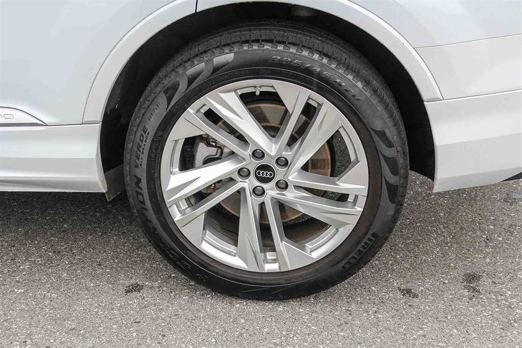 Thumbnail: 2023 Audi Q7 - 10