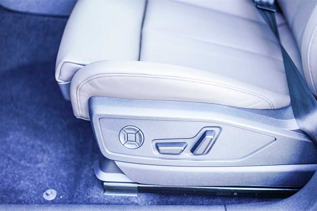 Thumbnail: 2025 Audi Q5 - 19