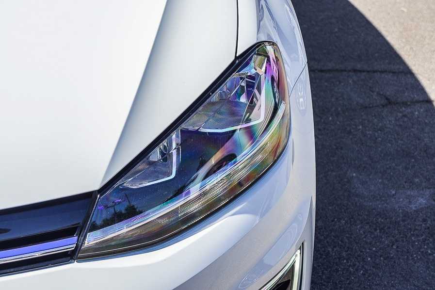 Thumbnail: 2019 Volkswagen e-Golf - 7