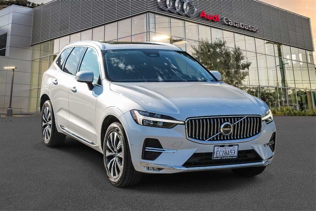 Thumbnail: 2023 Volvo XC60 - 3