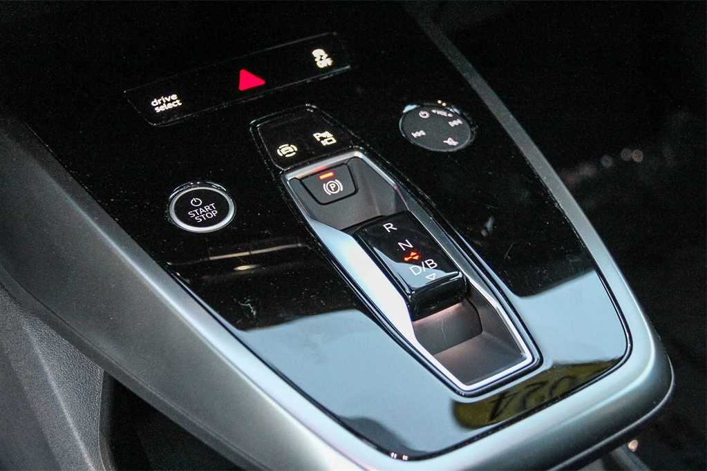 Thumbnail: 2024 Audi Q4 e-tron - 20