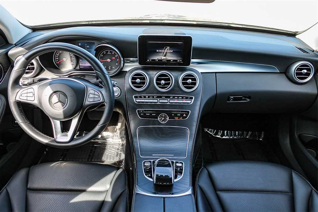 Thumbnail: 2016 Mercedes-Benz C-Class - 12