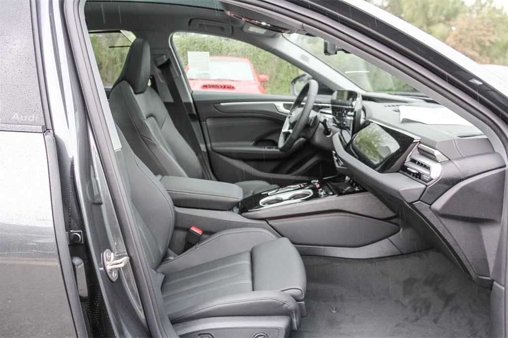 Thumbnail: 2026 Audi A6 - 18