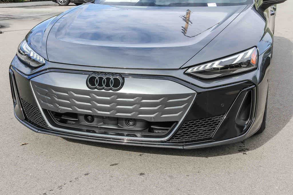 Thumbnail: 2026 Audi e-tron GT - 8