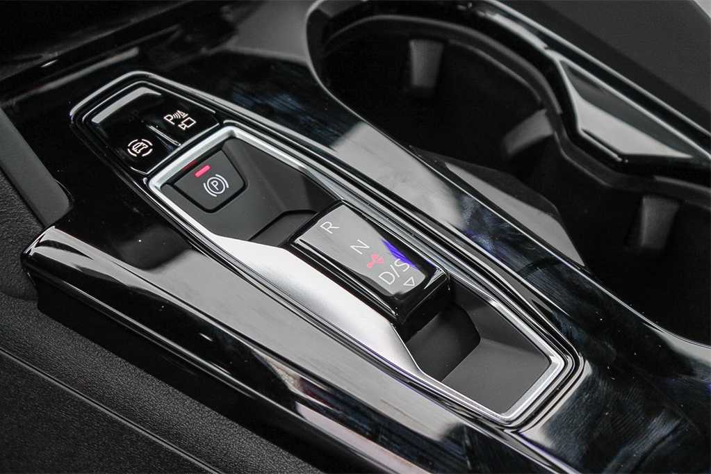 Thumbnail: 2025 Audi SQ5 - 25