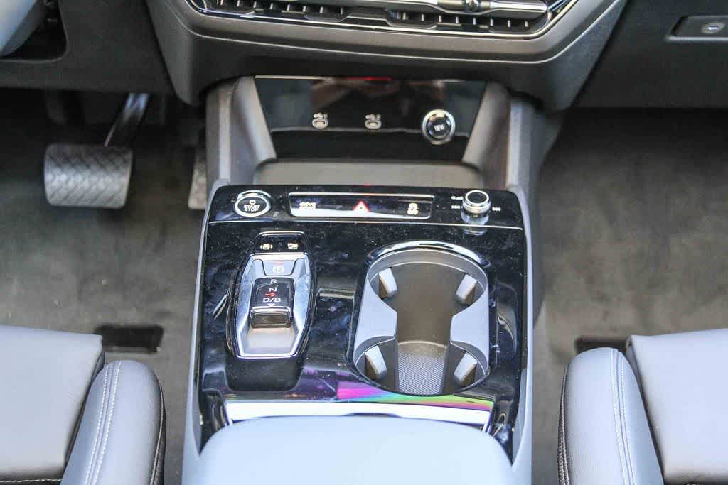 Thumbnail: 2025 Audi e-tron S - 14