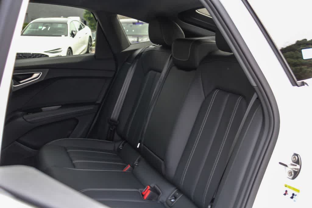 Thumbnail: 2023 Audi Q4 e-tron - 13