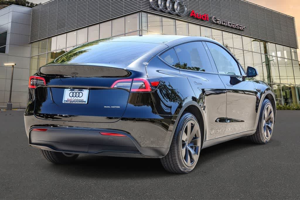 Thumbnail: 2023 Tesla Model Y - 4