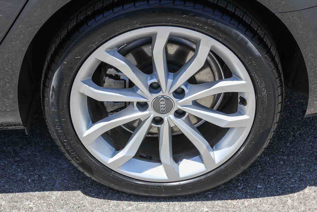 Thumbnail: 2019 Audi A4 - 10