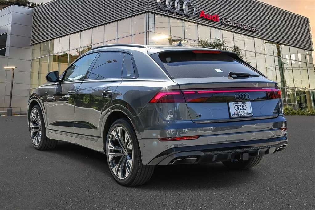 Thumbnail: 2026 Audi Q8 - 2