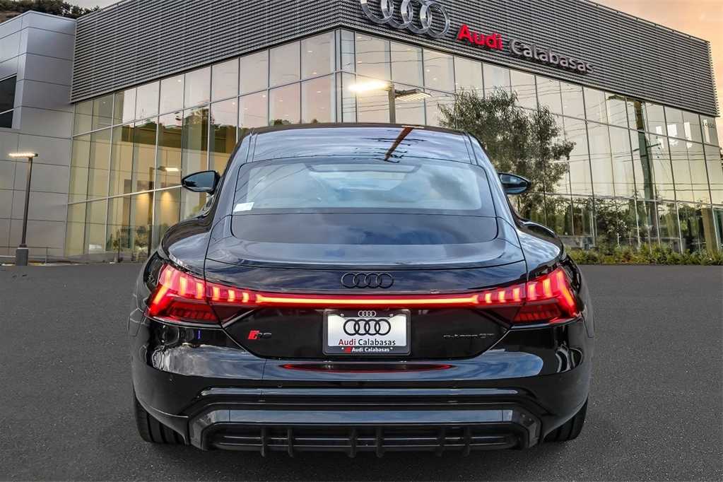 Thumbnail: 2024 Audi RS e-tron GT - 3