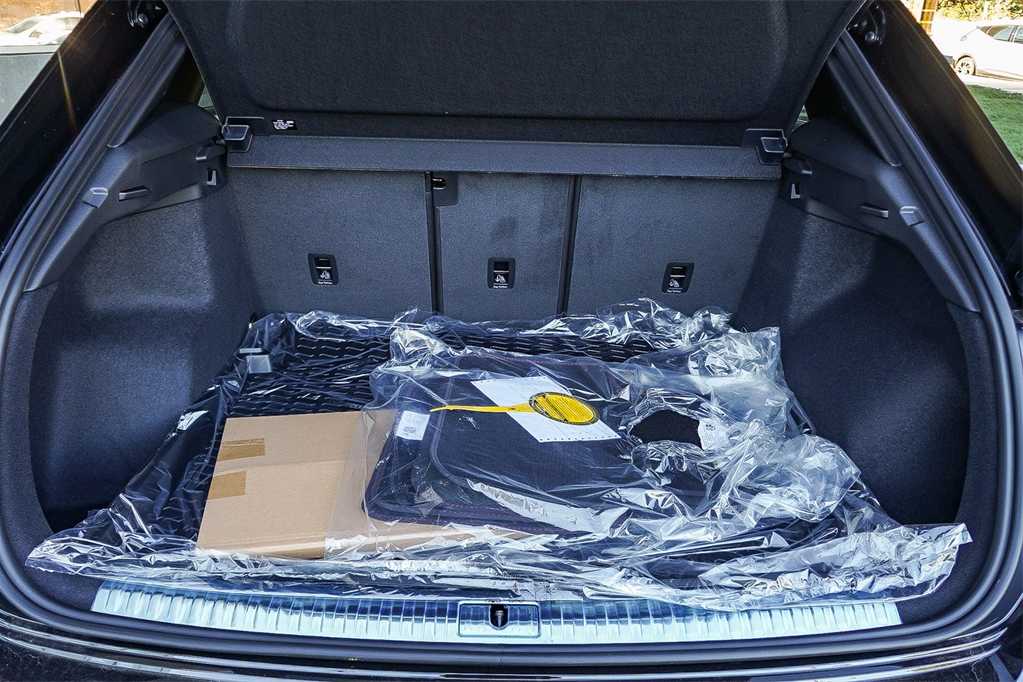 Thumbnail: 2025 Audi Q3 - 29