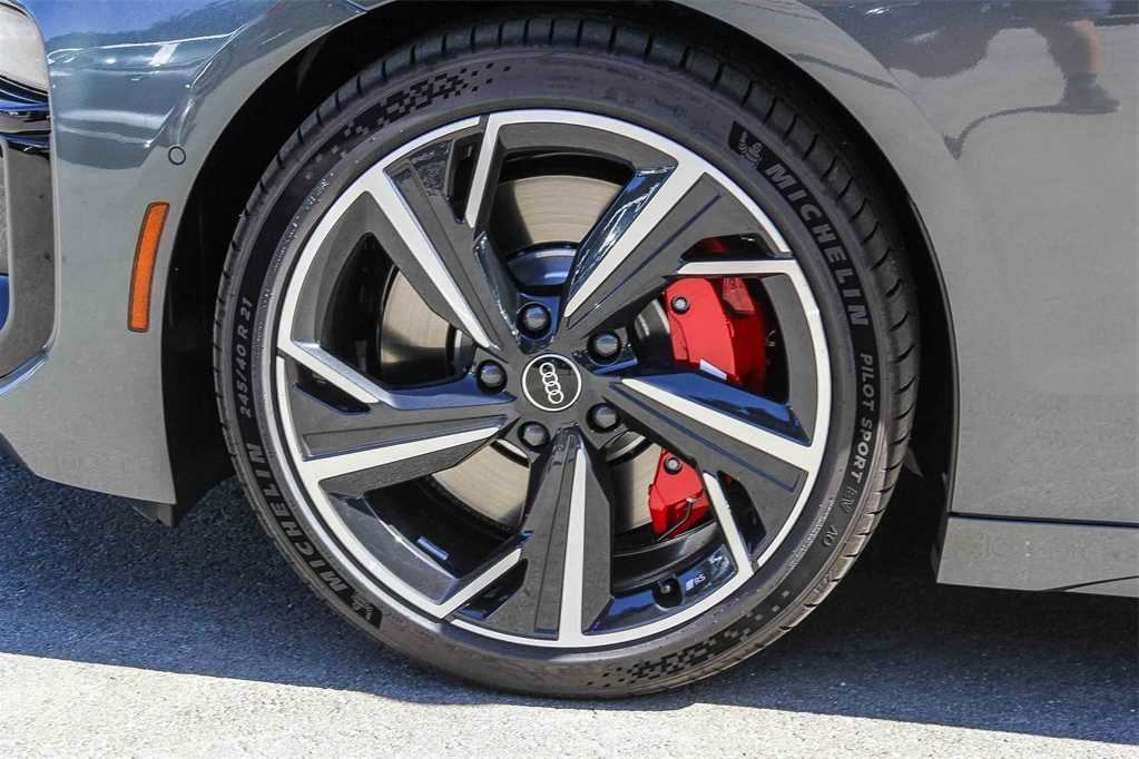 Thumbnail: 2025 Audi e-tron S - 10