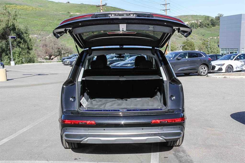 Thumbnail: 2023 Audi Q7 - 25