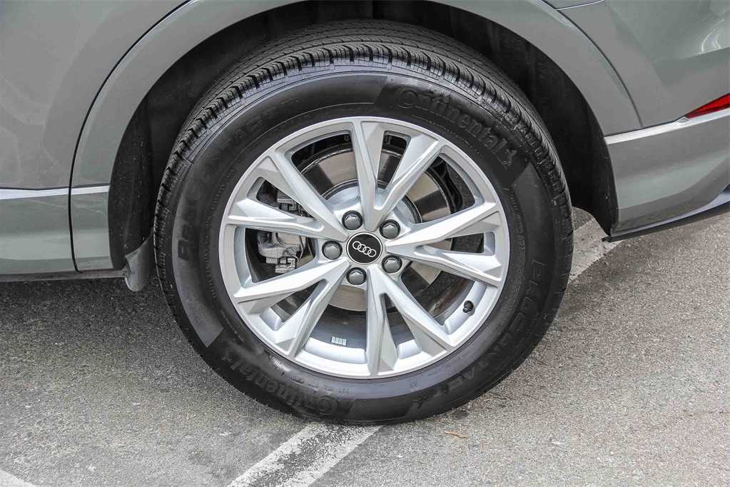 Thumbnail: 2021 Audi Q3 - 10