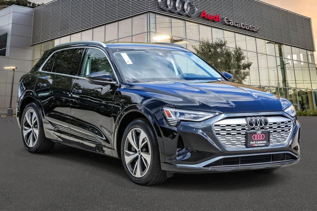 Thumbnail: 2024 Audi Q8 e-tron - 5