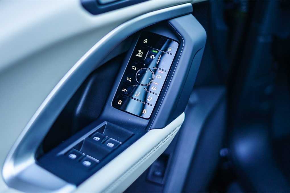 Thumbnail: 2025 Audi Q5 - 21