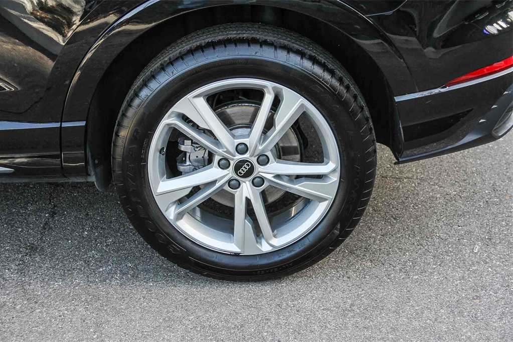 Thumbnail: 2022 Audi Q3 - 10