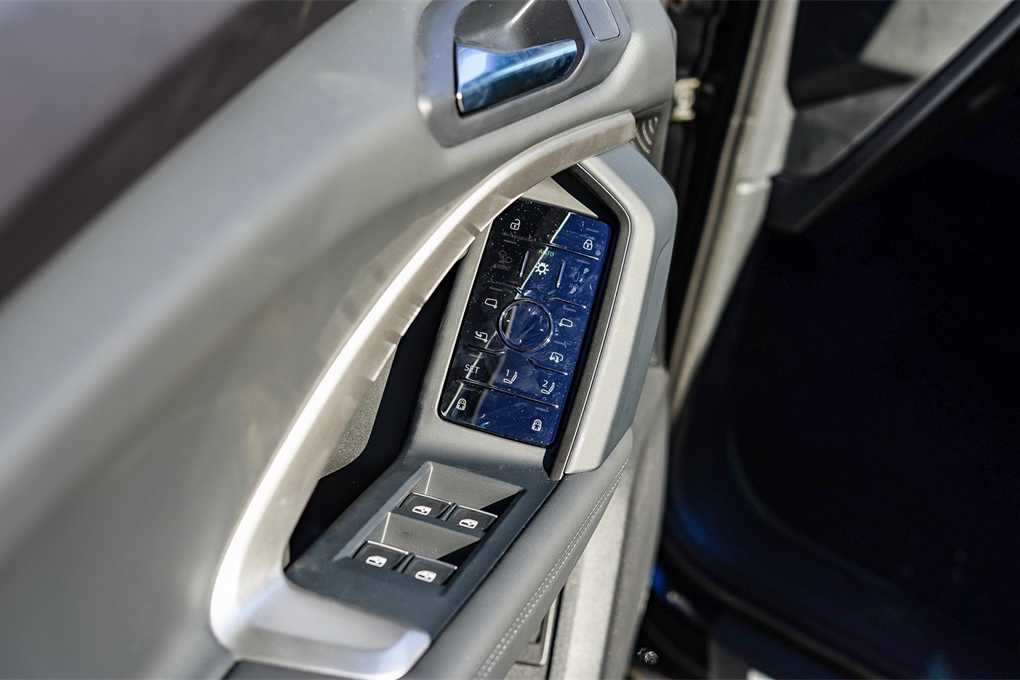 Thumbnail: 2025 Audi Q5 - 21