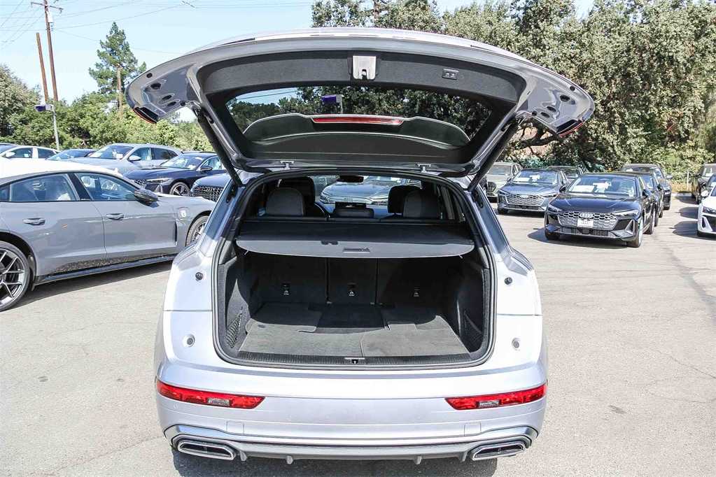 Thumbnail: 2023 Audi Q5 - 25