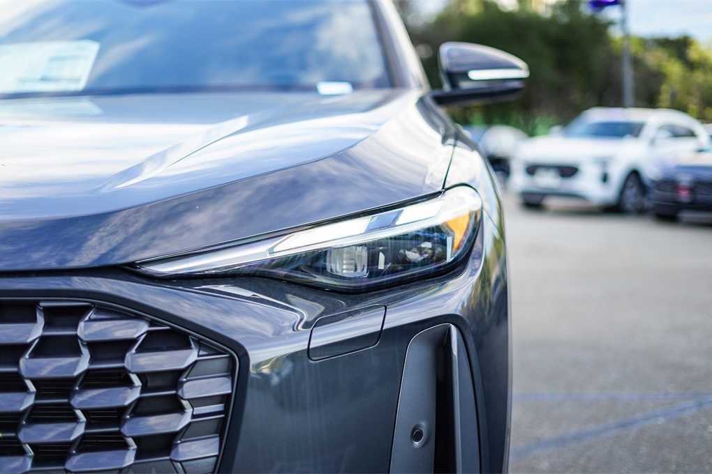 Thumbnail: 2025 Audi Q5 - 7