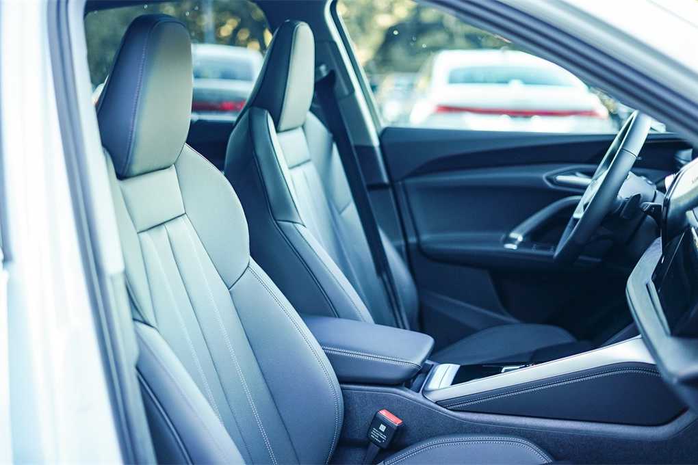 Thumbnail: 2025 Audi Q5 - 16