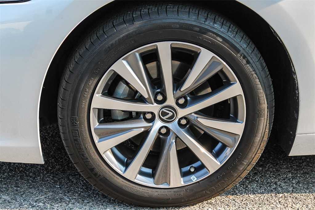 Thumbnail: 2019 Lexus ES - 10