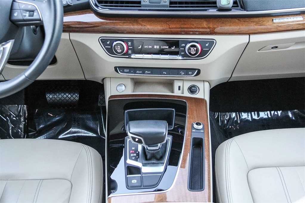 Thumbnail: 2022 Audi Q5 - 14